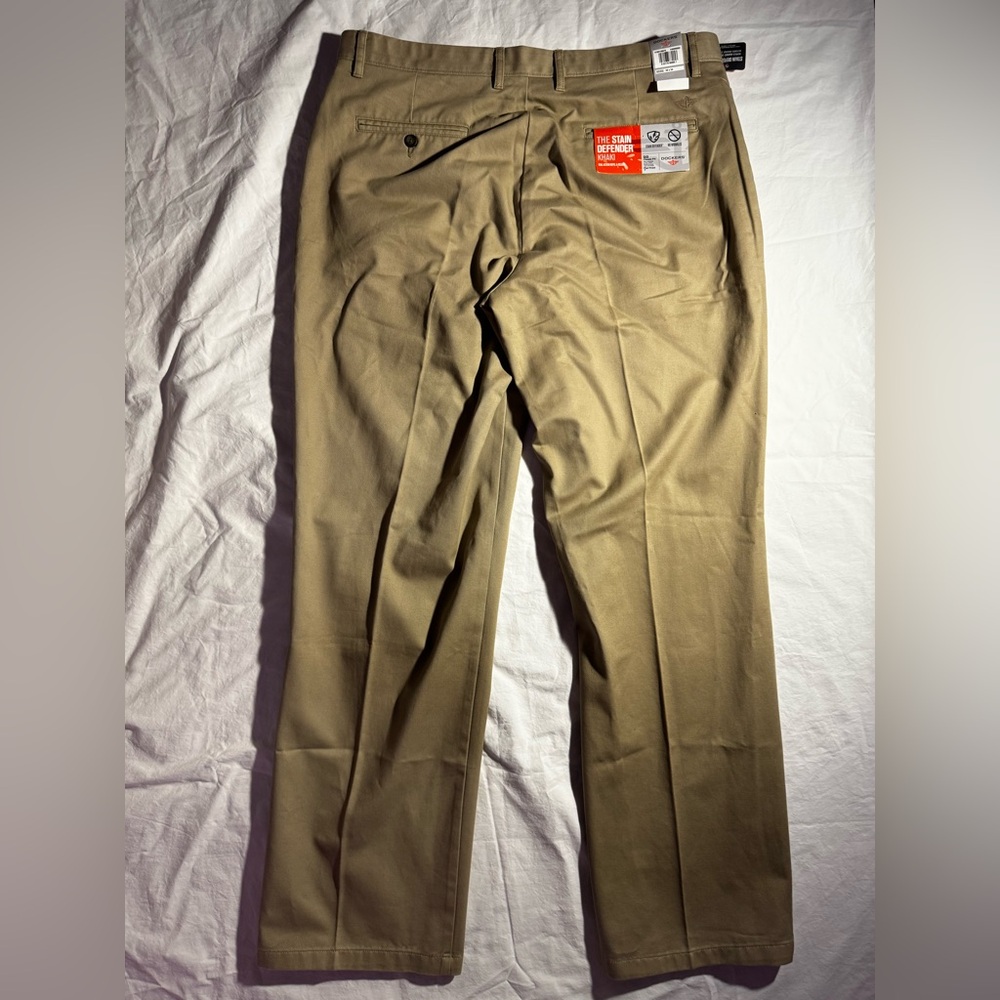Dockers Signature Iron Free With Stain Defender Mens Classic Fit Flat Front Pant